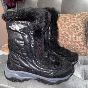 Girls NorthFace Nuptse SNOW ❄️❄️Boots Size 1 Water Repellent Down Fill